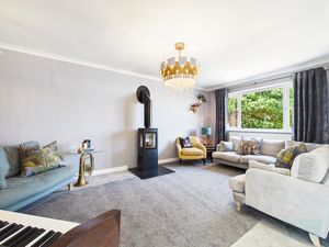 Living Room- click for photo gallery